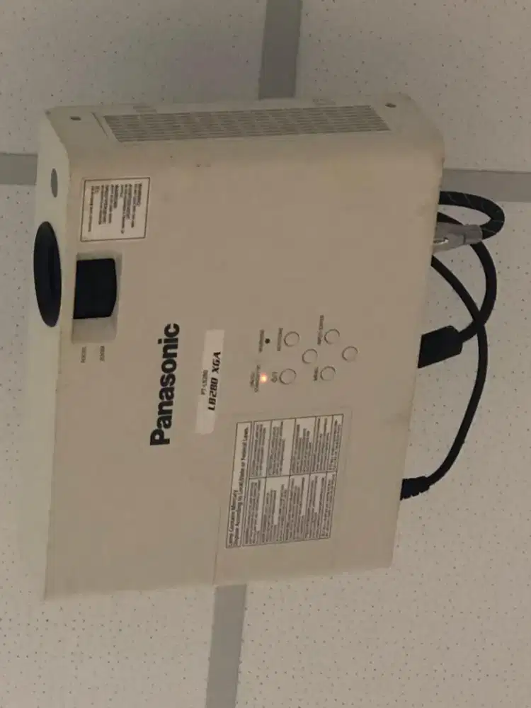 Dijual cepat Proyektor Panasonic