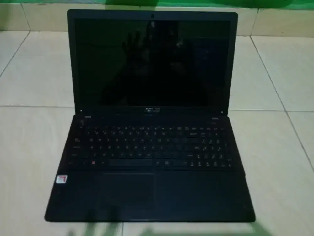 Asus Beby ROG X550IK AMD FX-9830P vga Radeon RX 560 4GB ram 16 gb