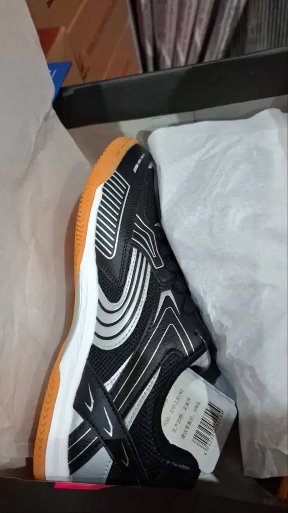 Jual sepatu tenis meja merk butterfly