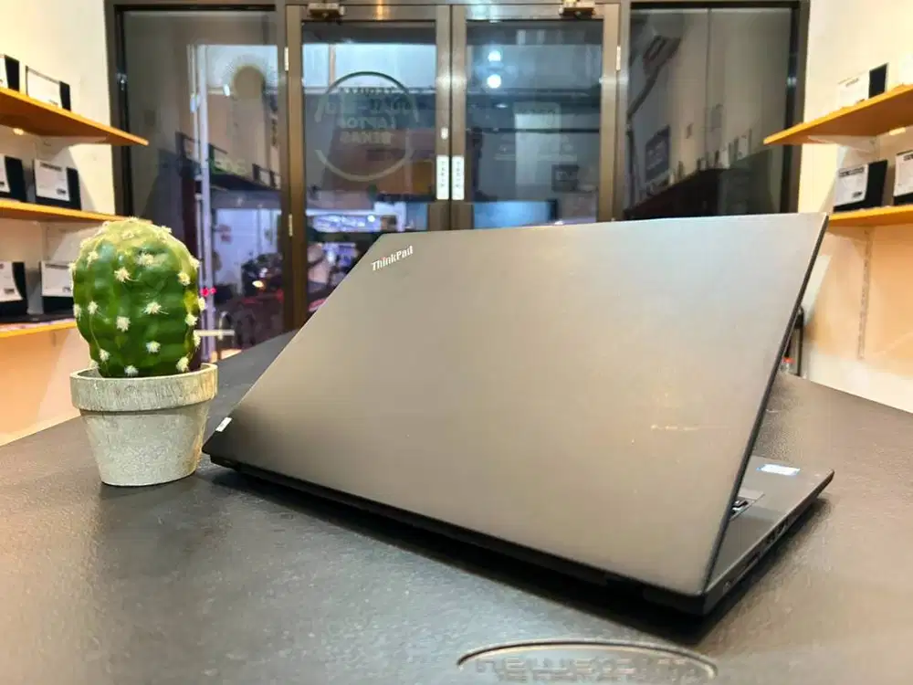 LENOVO THINKPAD X280 // CORE i7 // RAM16