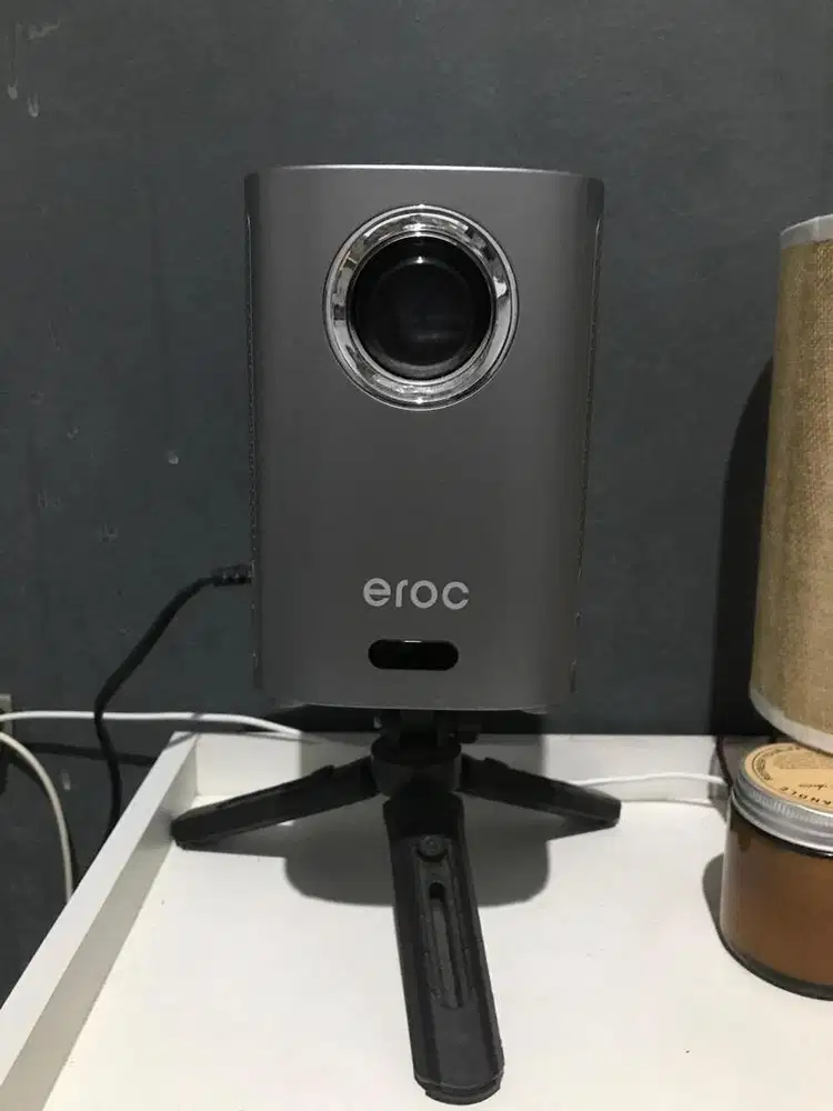EROC Smart Home Projector
