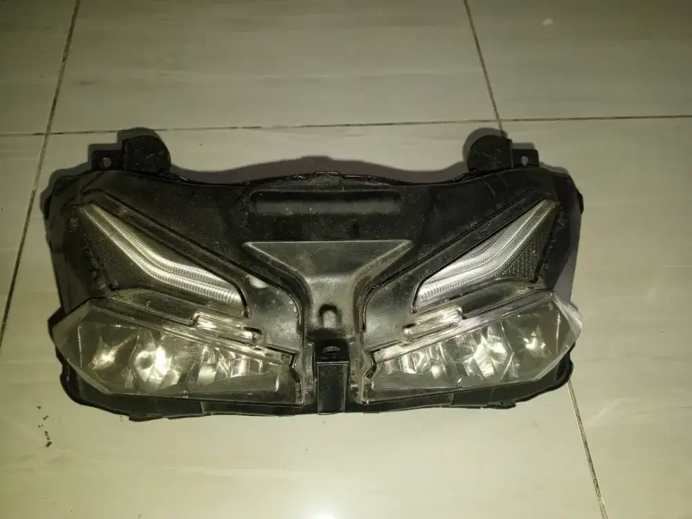 lampu depan Honda CBR 150/250rr orisinil