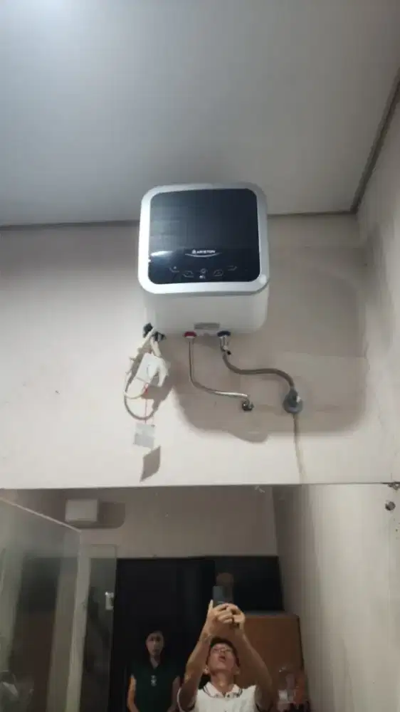Water heater Jasa pasang baru atau servis atau bongkar pasang