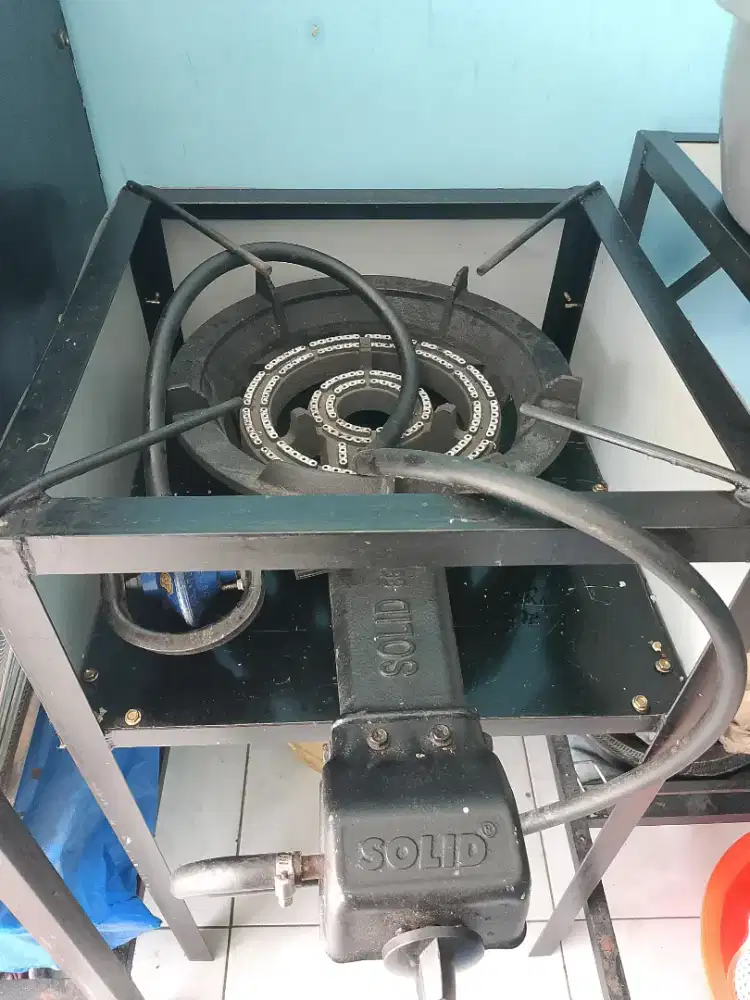 Dijual kompor api seribu merek solid 800 dan mejanya