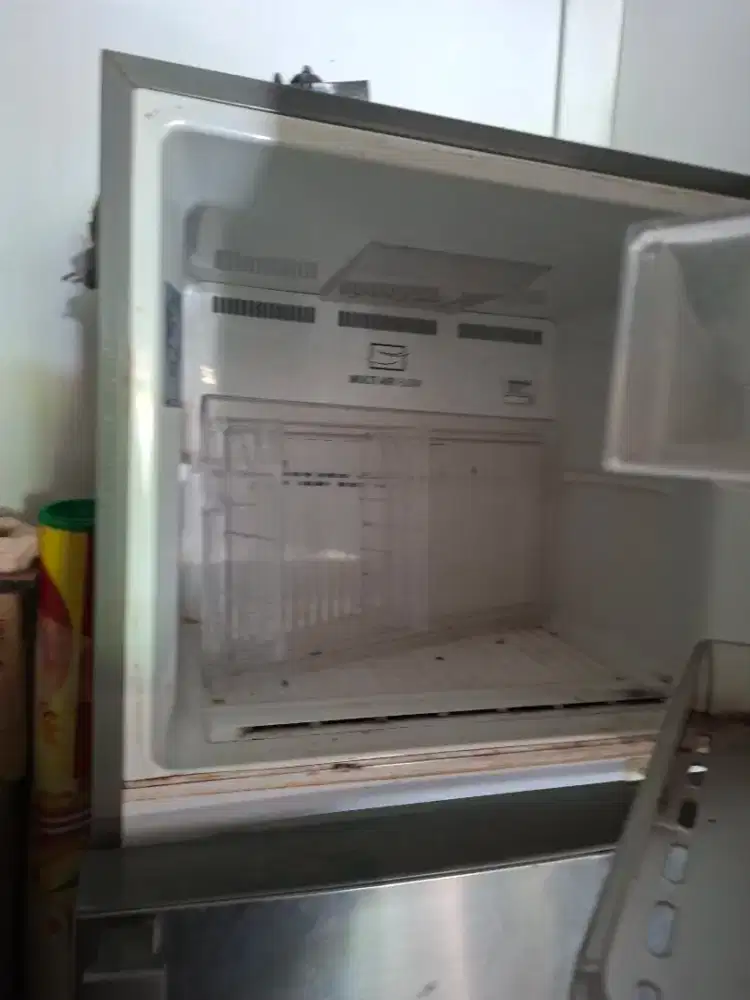 di jual kulkas 2 pintu LG