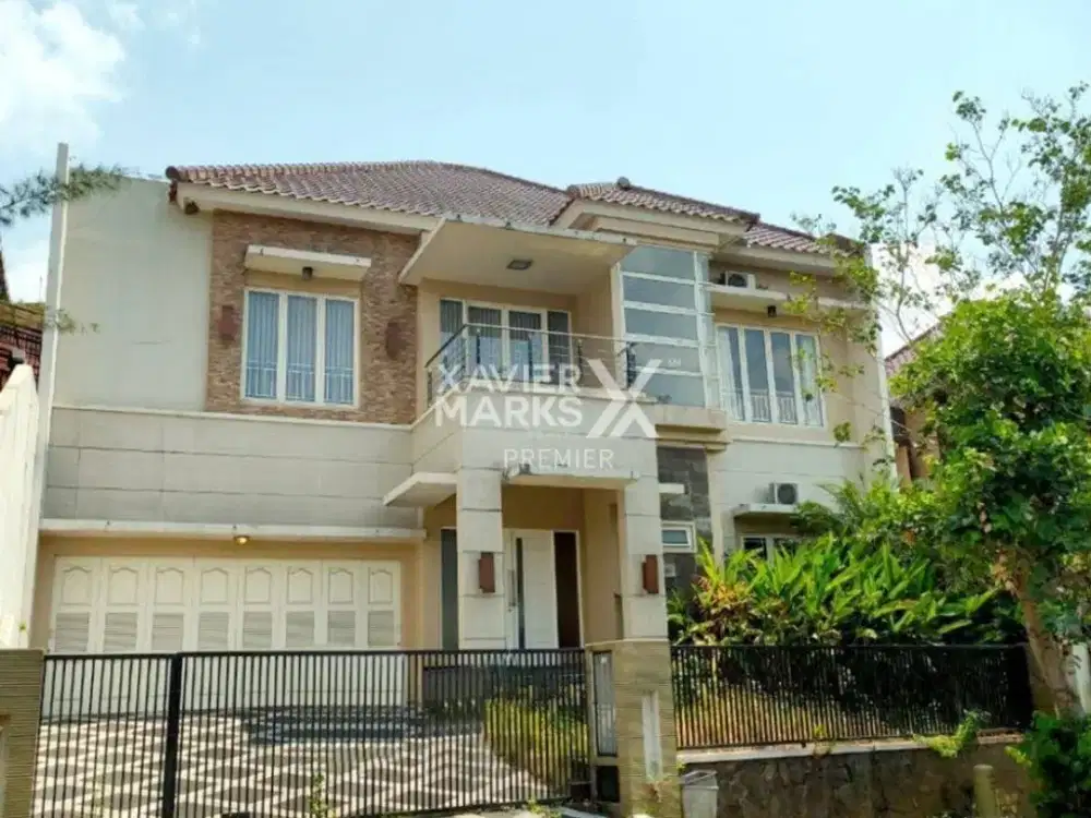 DISEWAKAN Rumah Mewah Full Furnish 2Lt Cocok untuk Expatriat Siap Huni Keamanan 24 Jam Dekat Kampus UB dan Elpico Mall di Villa Puncak Tidar