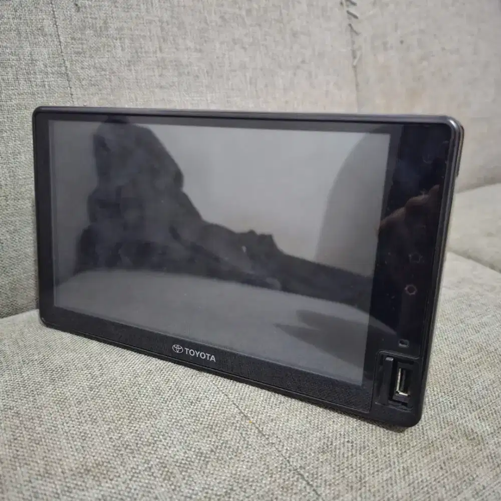 Head Unit Original Toyota Raize GR + Kamera Mundur