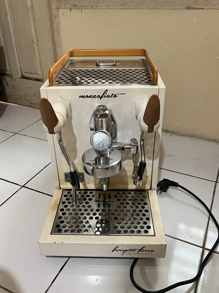 Mesin kopi ferratti ferro fcm 3124 mozzafiato + GERINDER