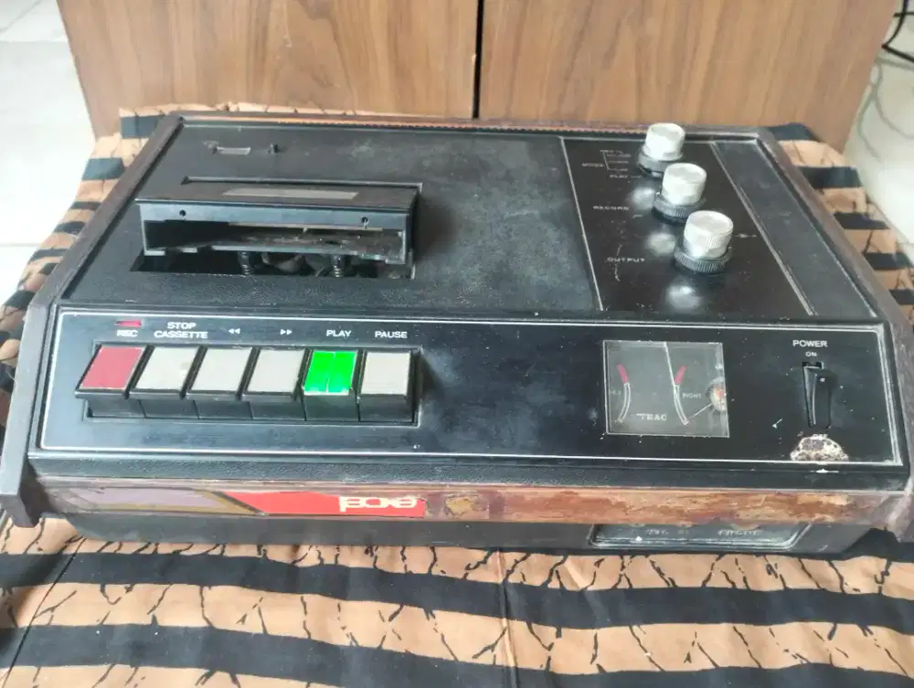 Tape recorder teac A21