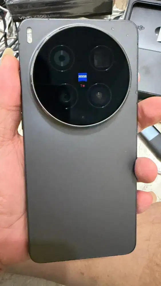 Vivo x300 ultra 16/512 grs 11 bulan