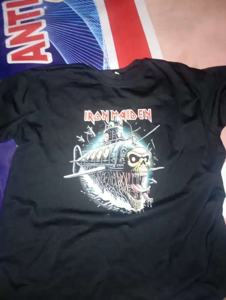 kaos distro Hitam pria