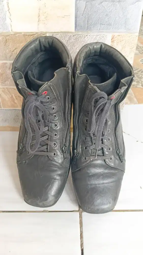 Sepatu gino mariani uk.43