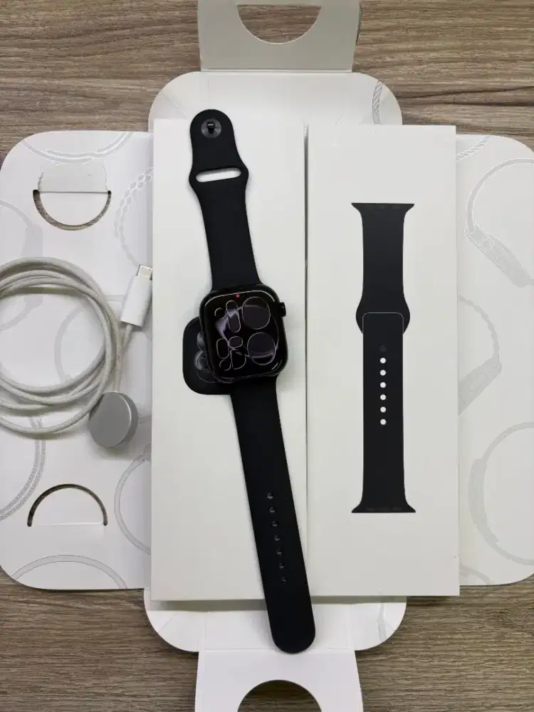 Apple watch series 11 46mm ibox garansi maret 2027