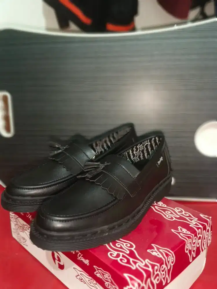 Sepatu Loafers Slip On