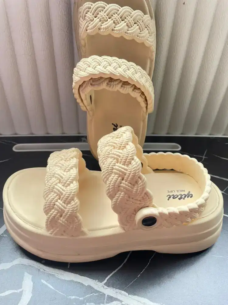 Prelove Sandal wedges tinggi 5 cm