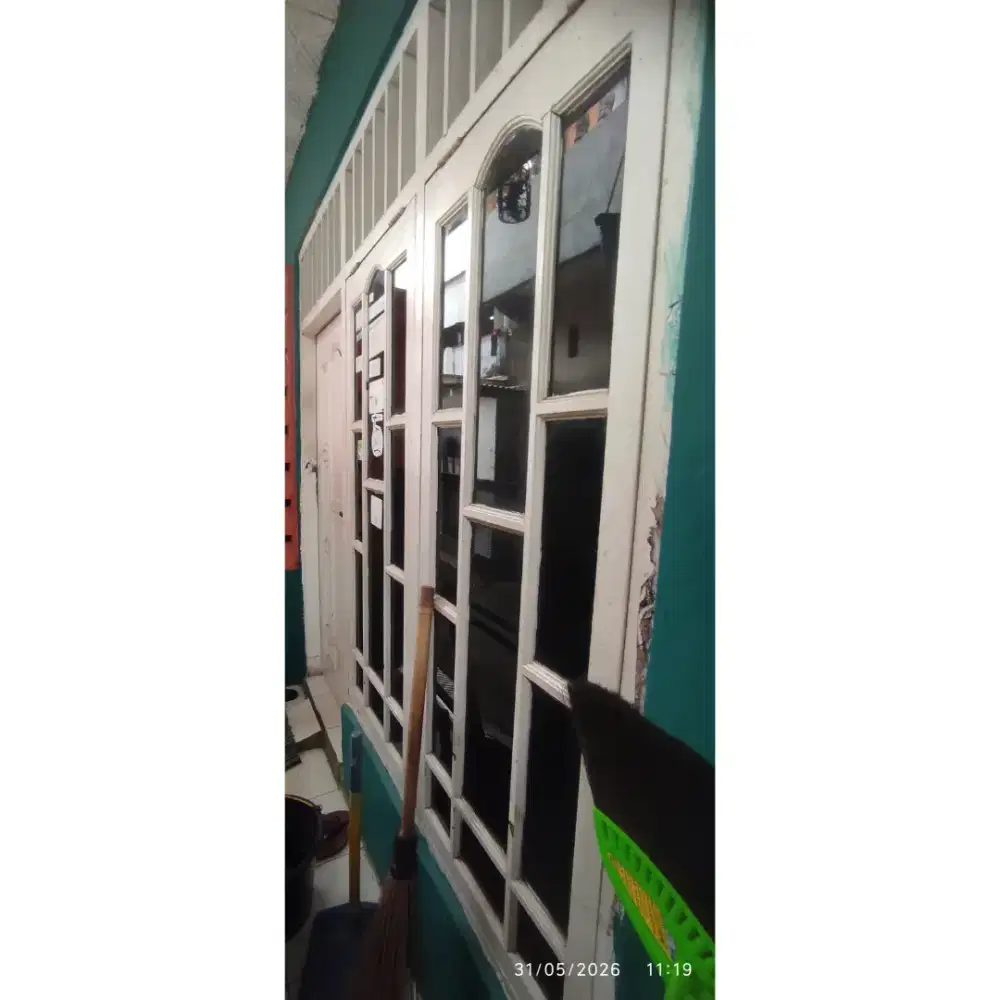 Pintu & jendela kayu kamper (bekas)