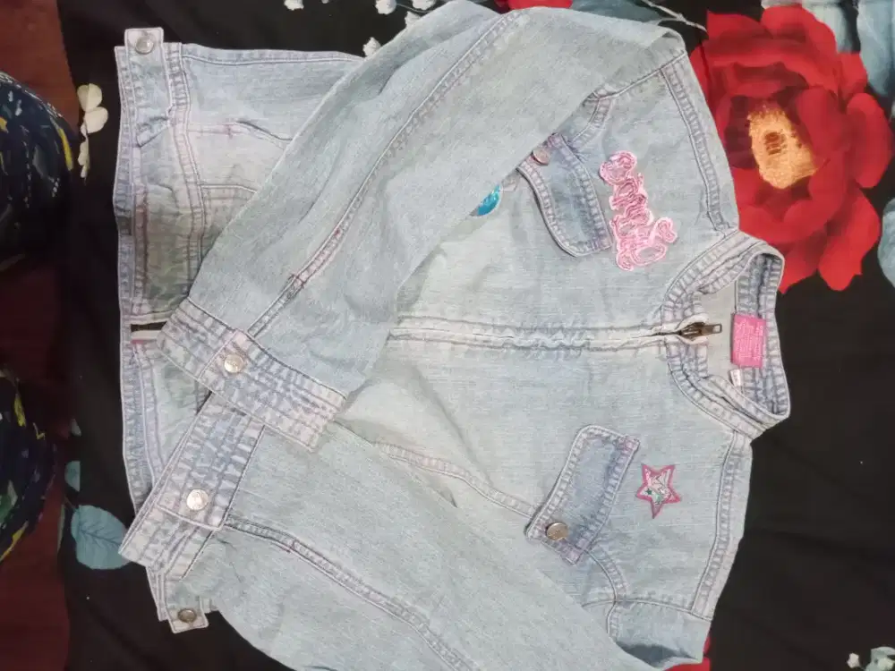 Celana dan jaket jeans