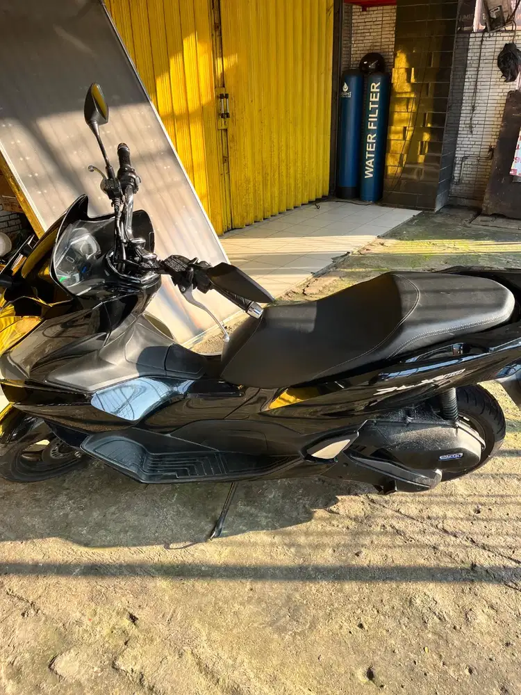 Honda PCX 150 CBS like new