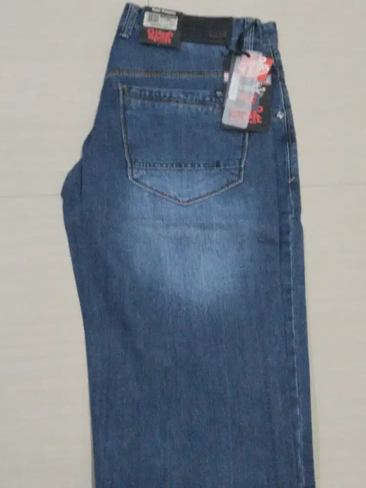 Celana jeans panjang merk Giano