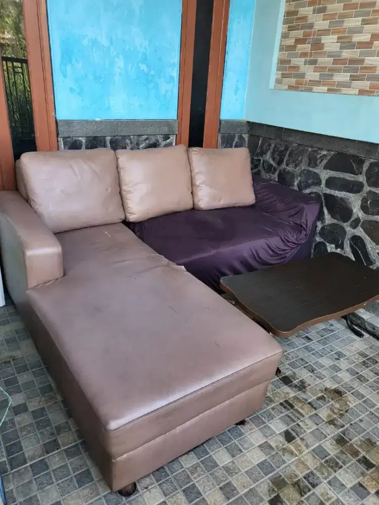 Sofa minimalis bekas