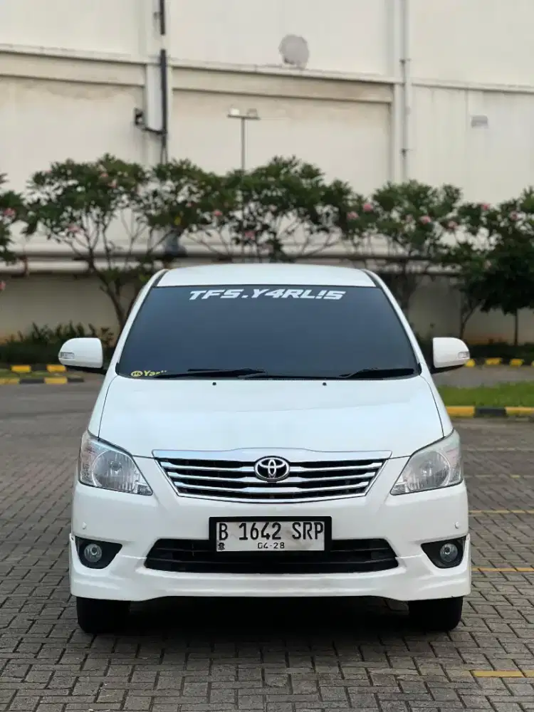 Toyota Innova V bensin AT 2013 Putih