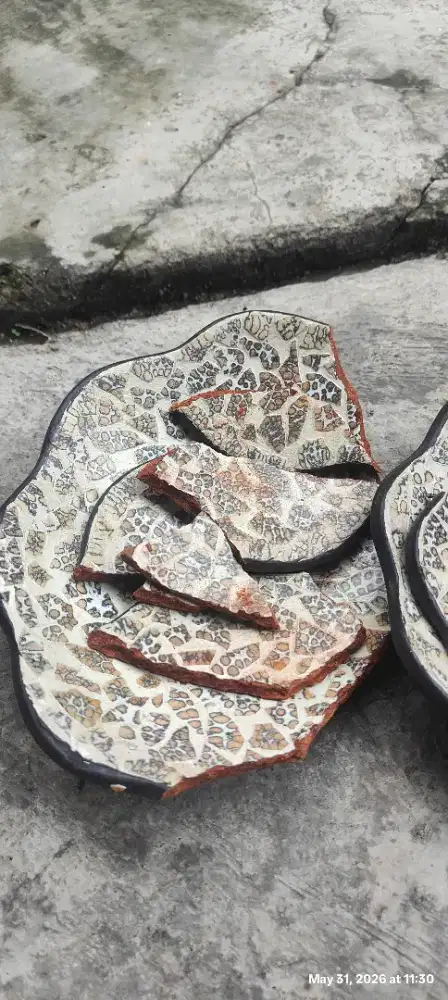 Piring Keramik Untuk Kintsugi