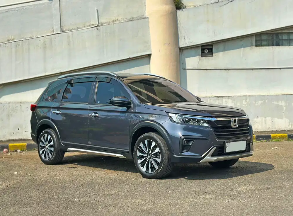 Dp minim BRV Prestige Cvt 2023 Honda New BR-V Abu Grey non sensing