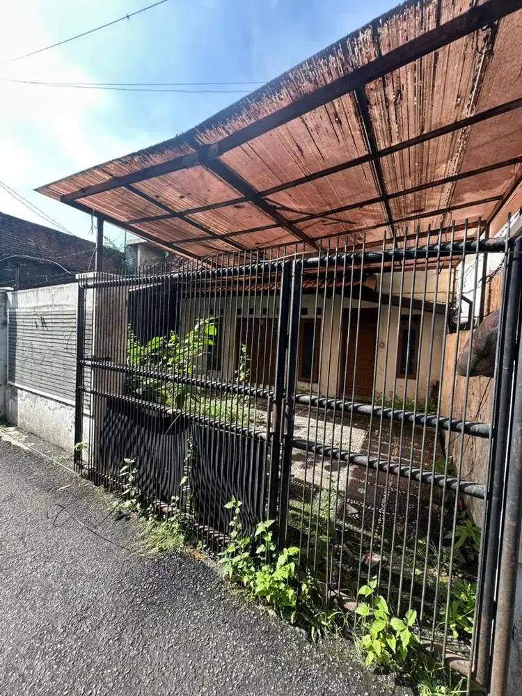 Dijual Rumah hitung Tanah saja di Tengah Kota Bandung!