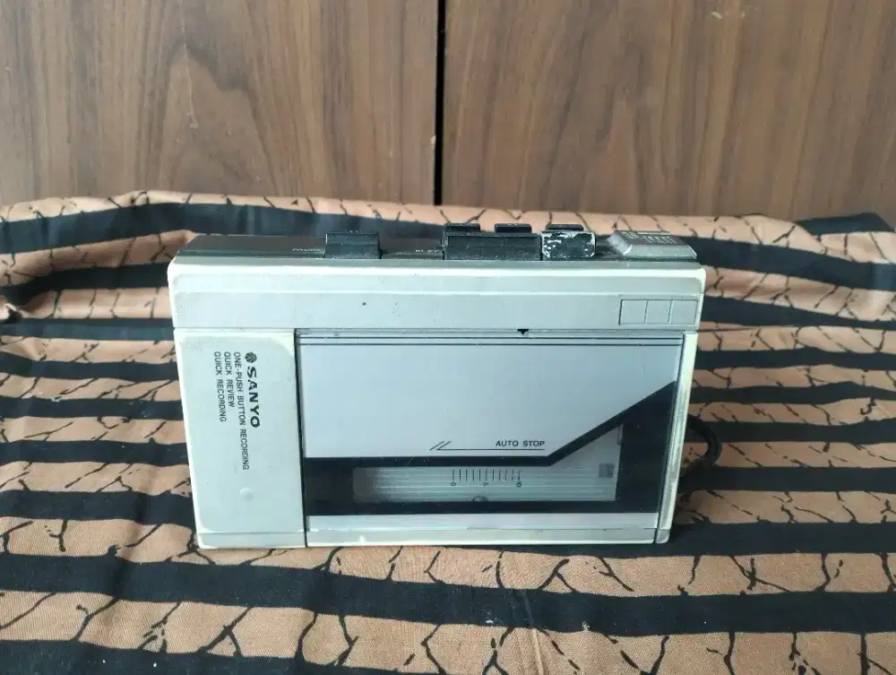 Walkman tape recorder sanyo