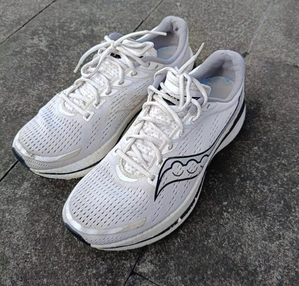 Saucony endorphin speed 3 size 43