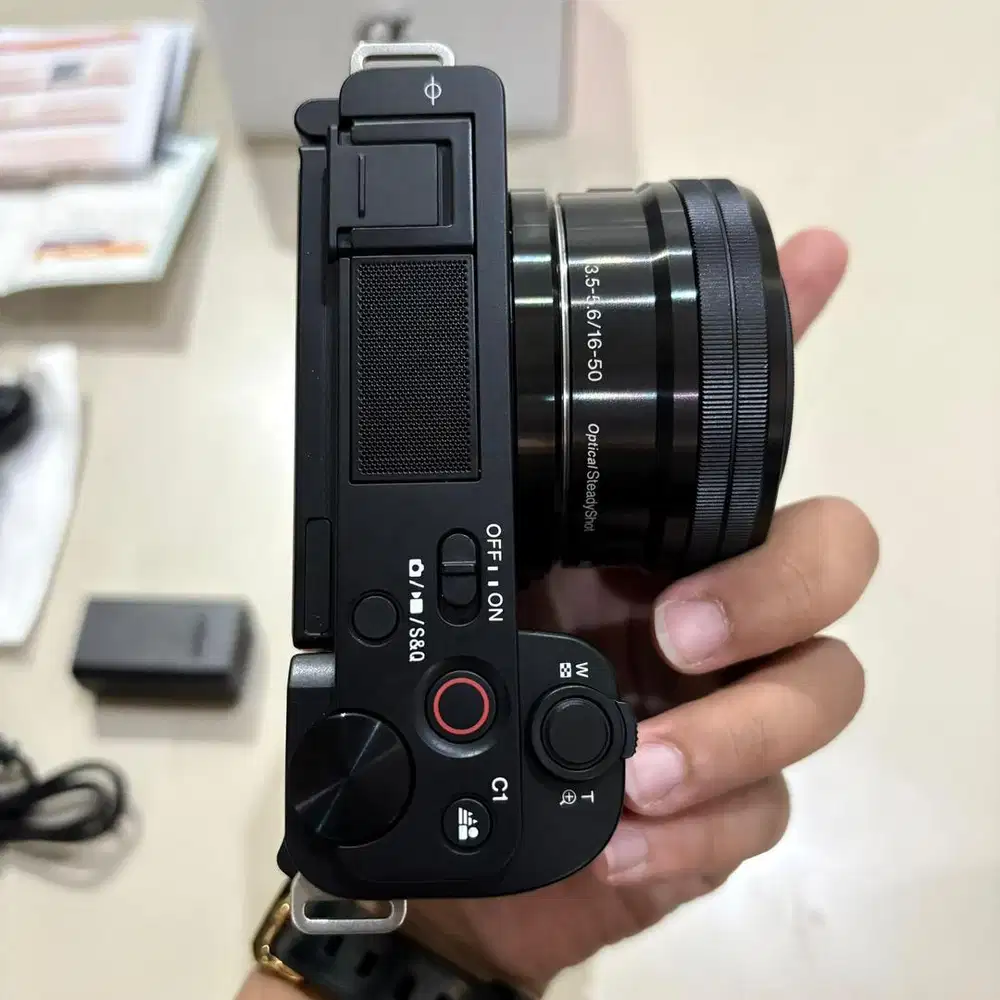 kamera Sony ZV-E10 Lensa Kit 16-50 mm II Second Mulus