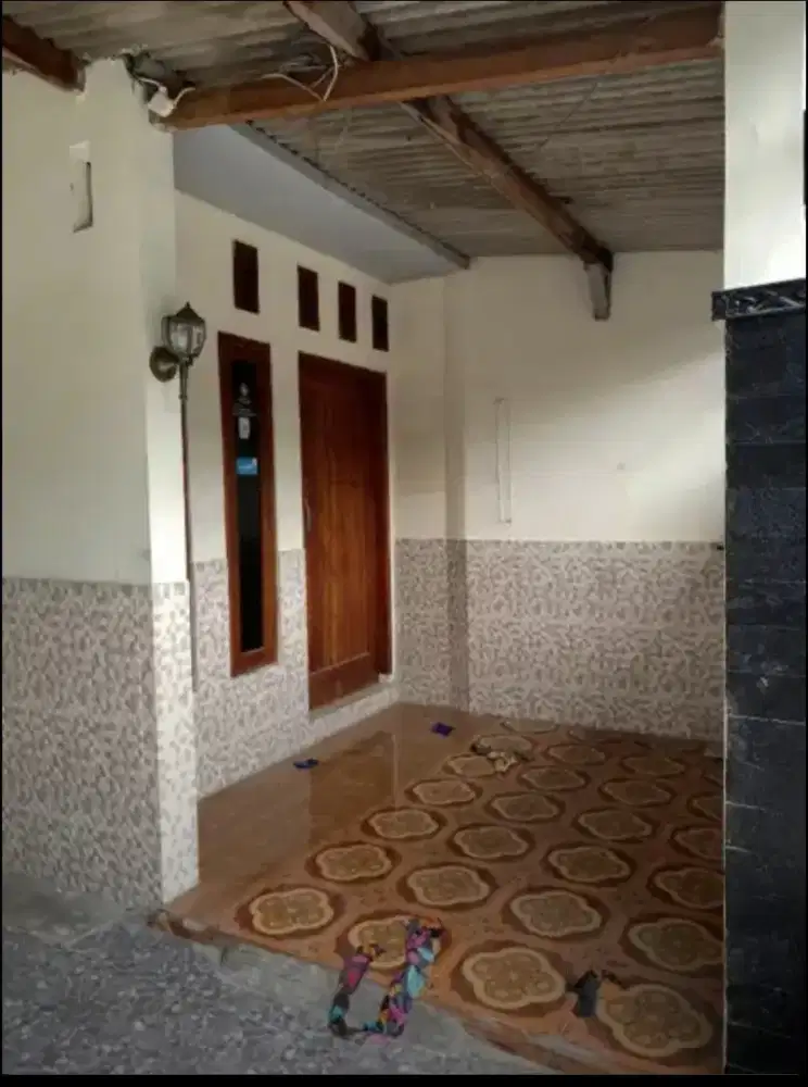 Rumah Sewa dekat Palur Plaza