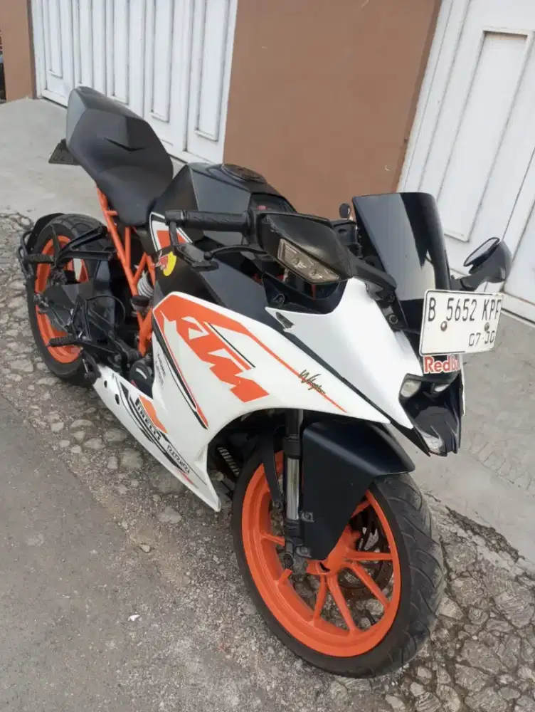KTM RC 200 plat B Bekasi
