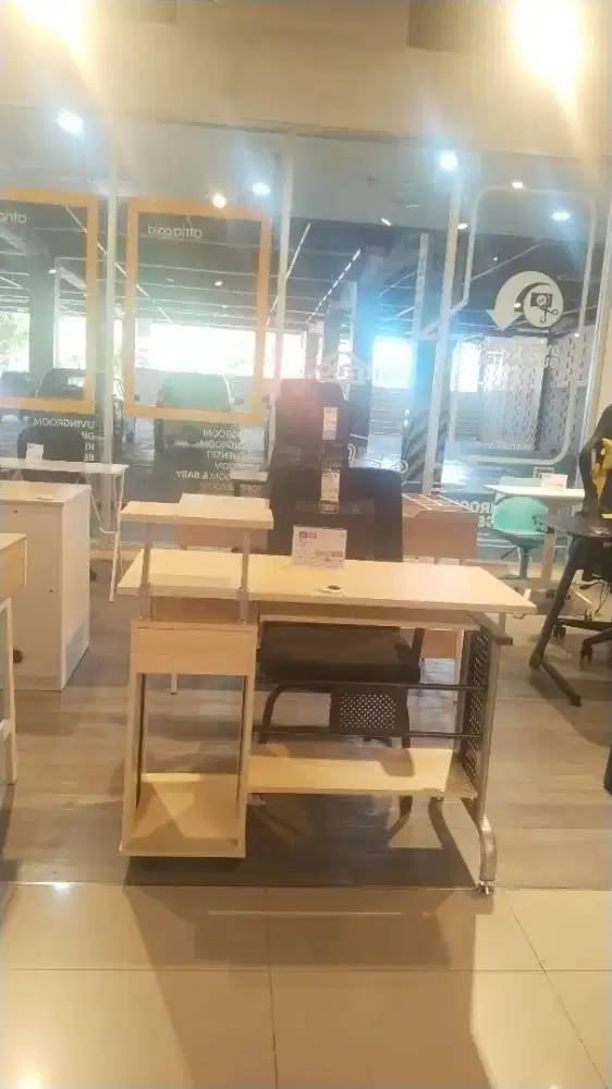 TABLE ANNABELLE