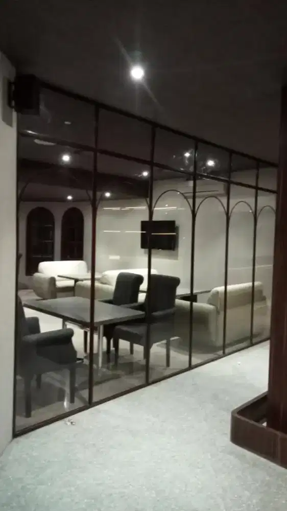 Pintu lipat kaca