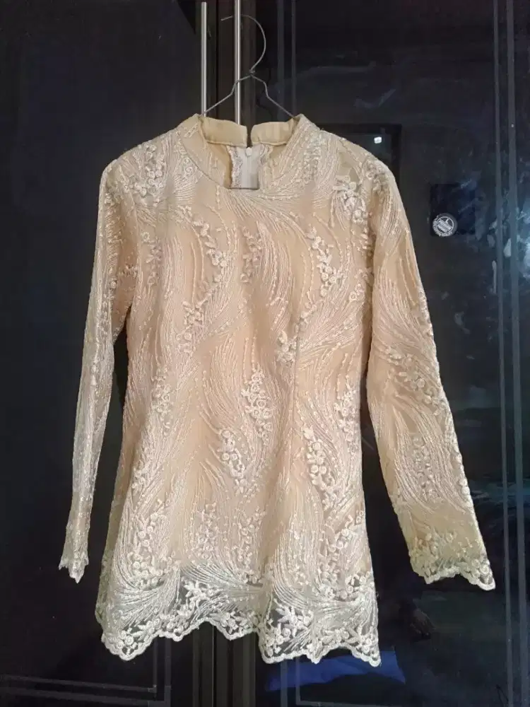 Preloved kebaya bruklat bisa kirim (nego sedikit)