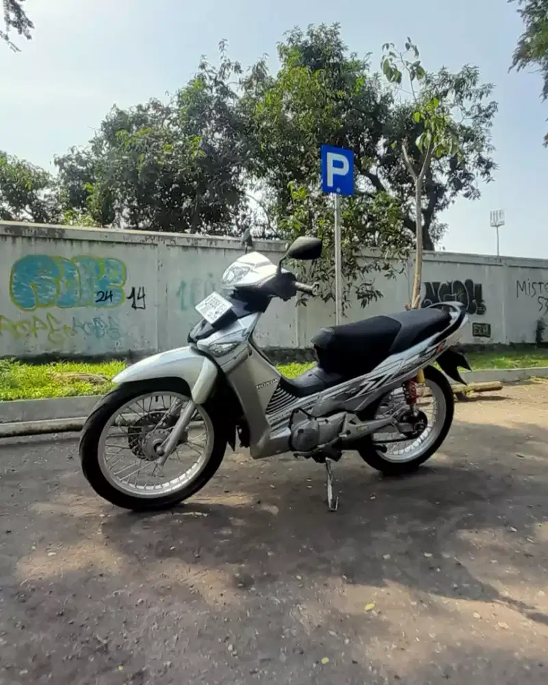Supra X Thn. 2005