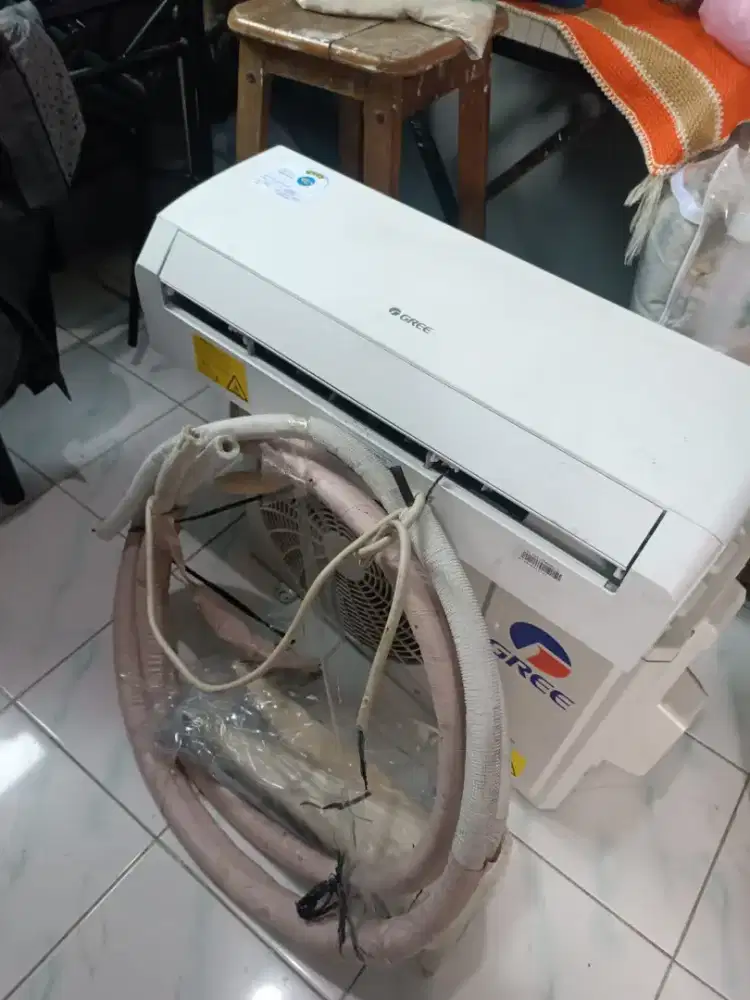 AC GREE 3/4 PK baru pakai 4 bln