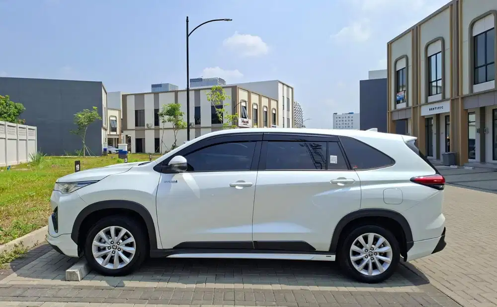 PROMO INNOVA ZENIX V MDLSTA 2025 KM LOW ORI