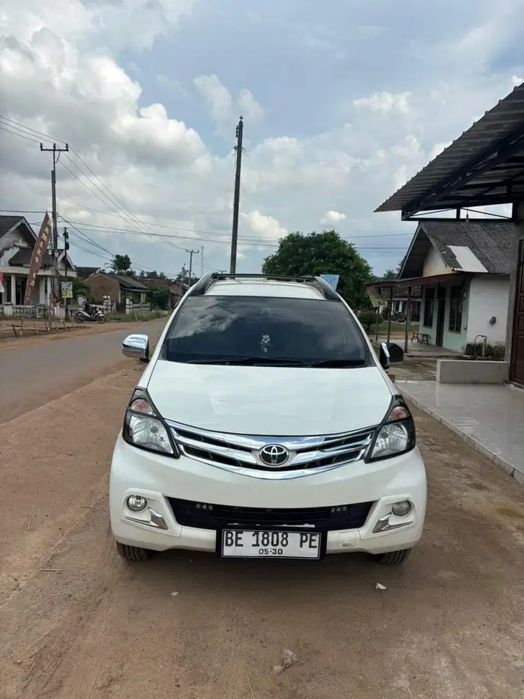 Toyota avanza G 2015