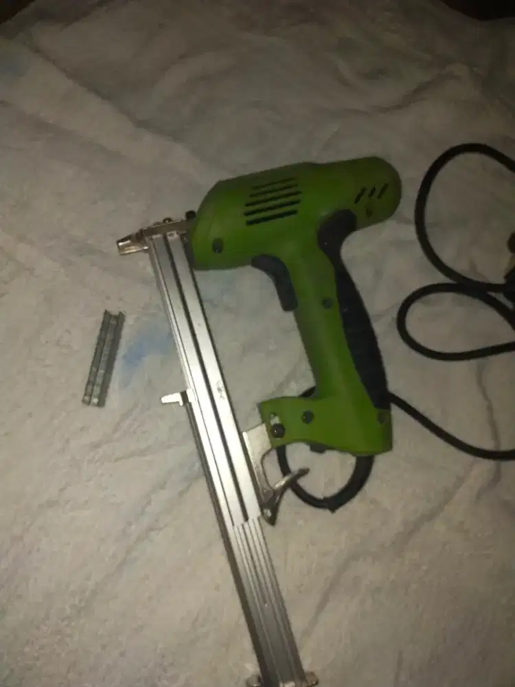 staples listrik nankai 1022J
