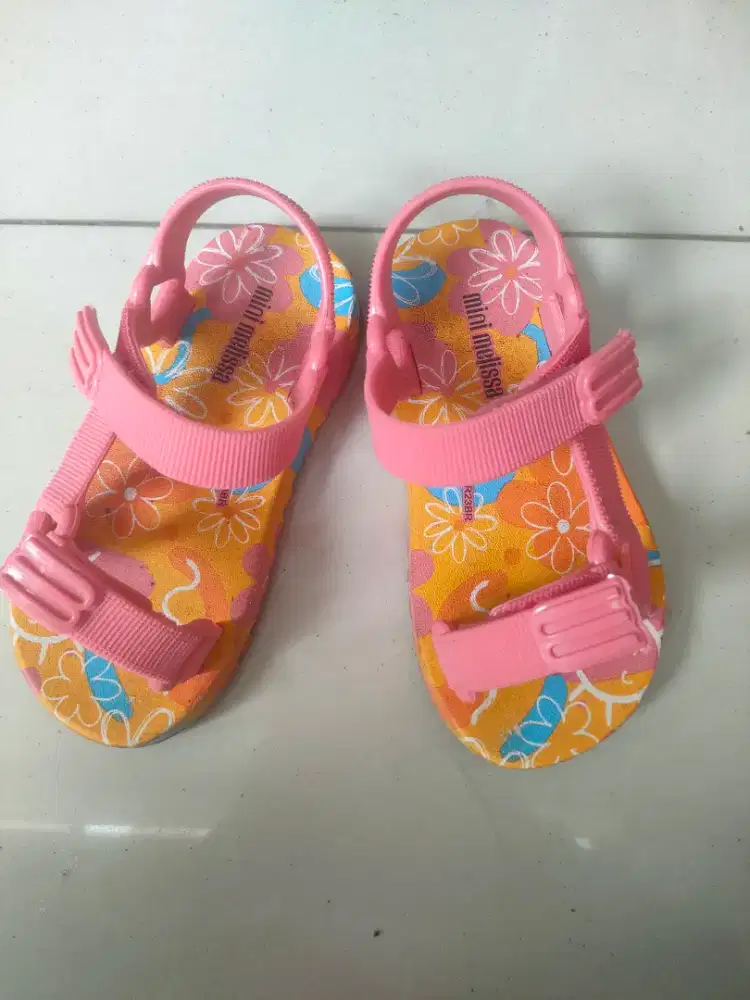 Sepatu sendal anak branded ok