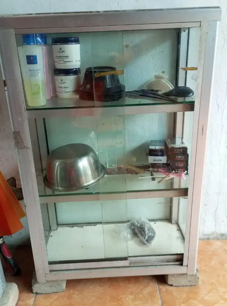 Rak Kaca Almunium