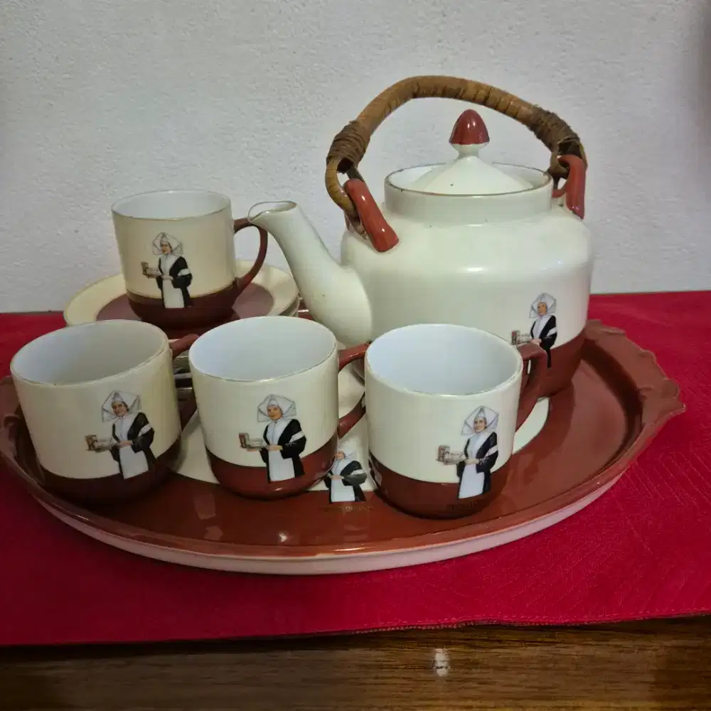 Cangkir Oma - Droste Tea Set