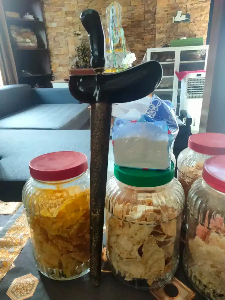 Keris sepuh, dimaharkan