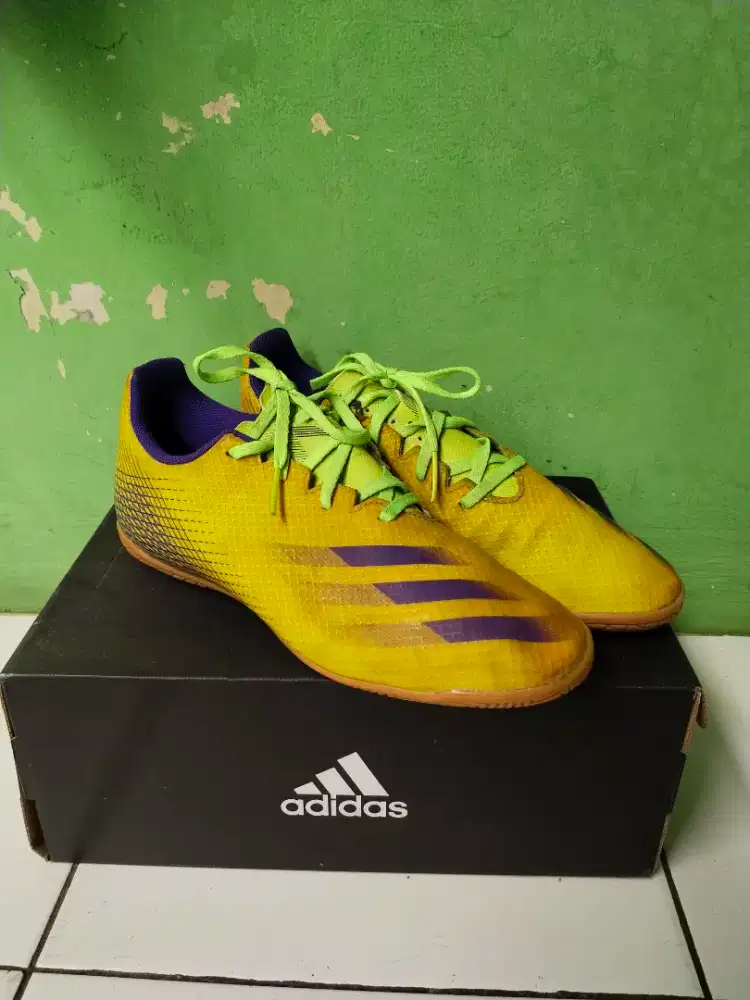 Sepatu futsal Adidas X GHOSTED. 4 IN ukuran 42