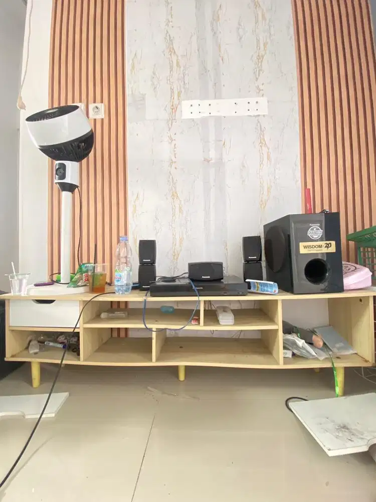 Meja tv panjang