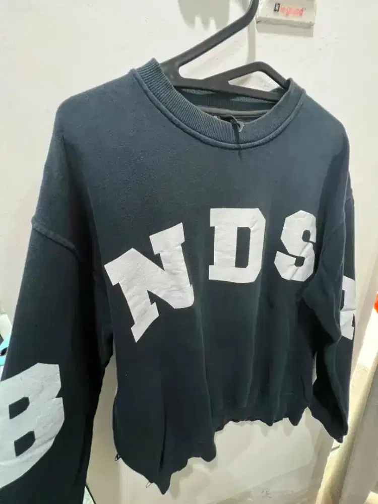 Black Sweater dari brand Benidson Apparel