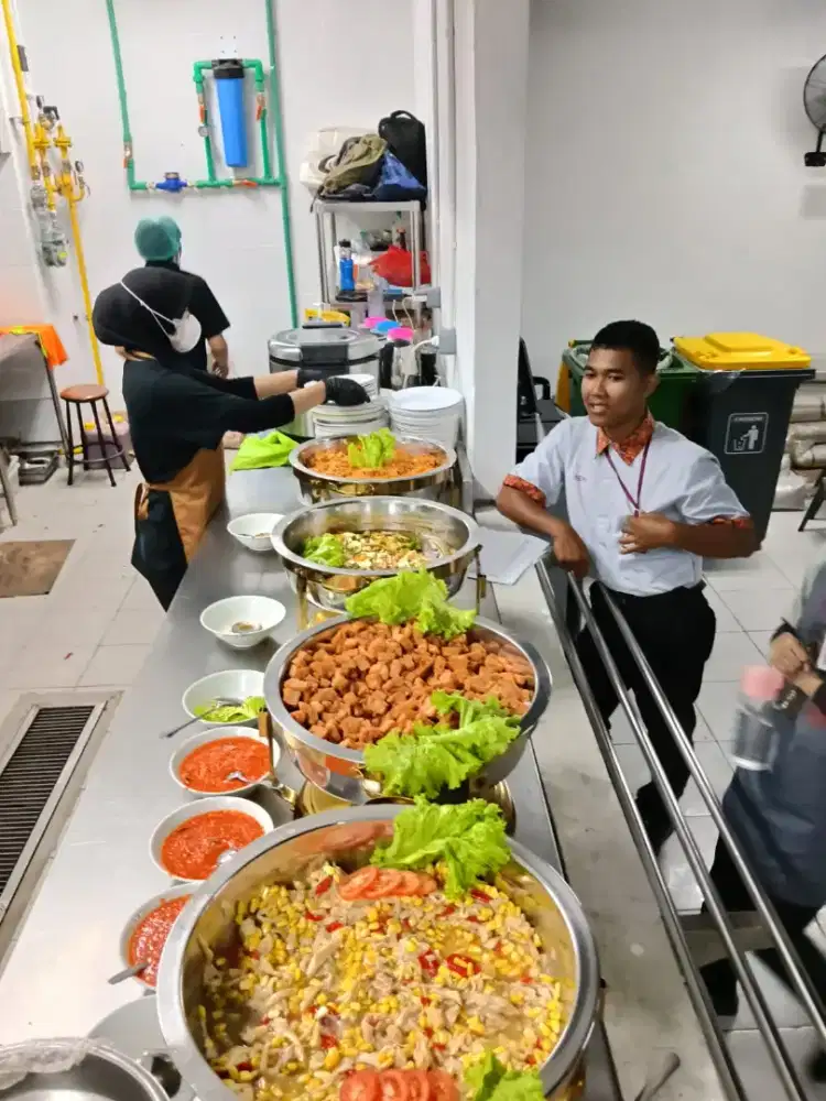 Butuh Waiter & commis 3