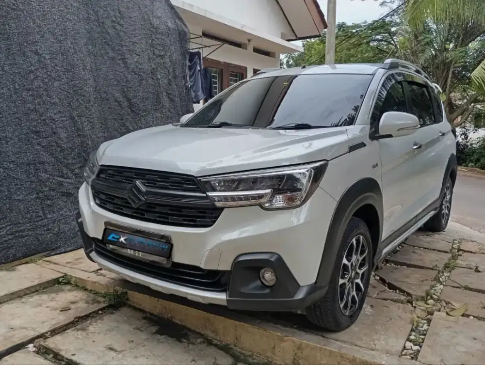 Rental mobil. Sewa mobil harian, mingguan & bulanan lepas kunci.